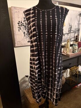 BCBGMaxAzria Black and White Sleeveless Tie-Dye Mini Dress
